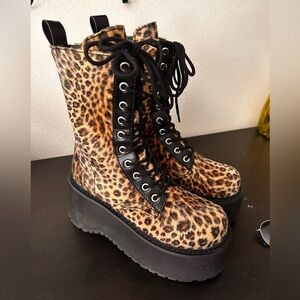 Fuzzy leopard platform boots